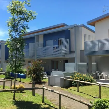 A Cozy Townhouse A Stones Throw From The Sea