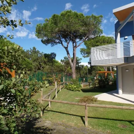 Apartment A Cozy Townhouse A Stones Throw From The Sea *